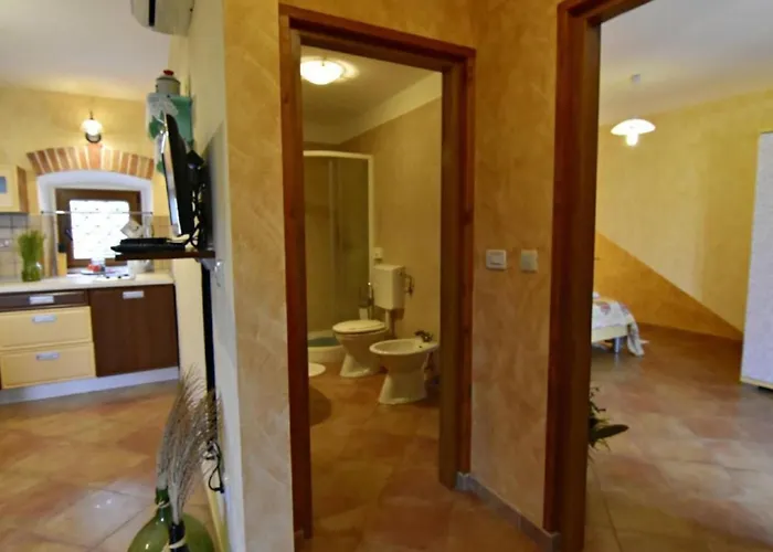 Fiorela 1 By Interhome