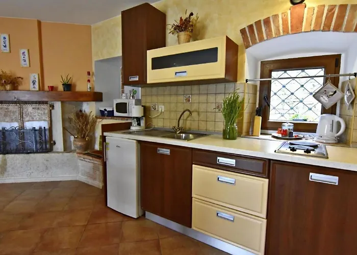 Fiorela 1 By Interhome