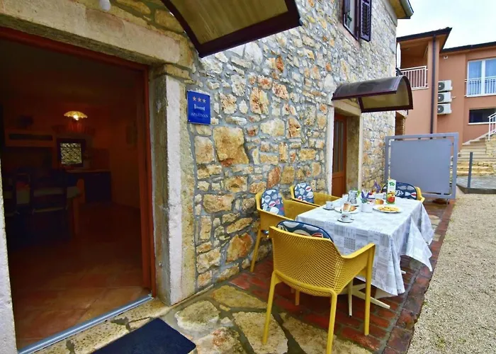 Fiorela 1 By Interhome Poreč