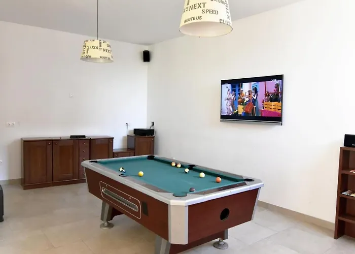 Fiorela 1 By Interhome * Poreč