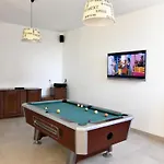 Fiorela 1 By Interhome * Poreč