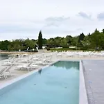 Fiorela 1 By Interhome Πόρετς