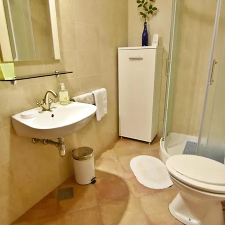 Fiorela 1 By Interhome Porec