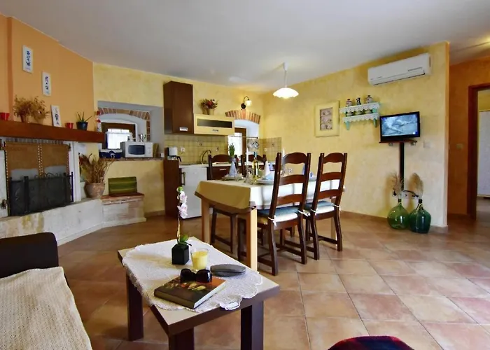 Fiorela 1 By Interhome *