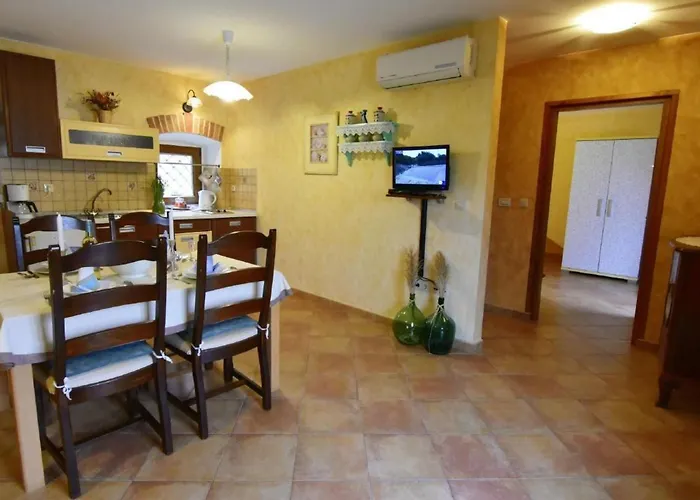 Fiorela 1 By Interhome * Poreč